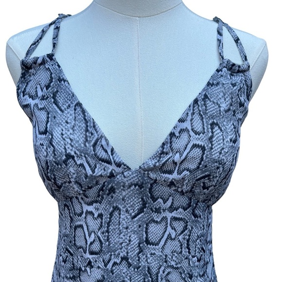 TOBI NWT Black and White Snakeskin Print Maxi Dress Size Small - Picture 3 of 15